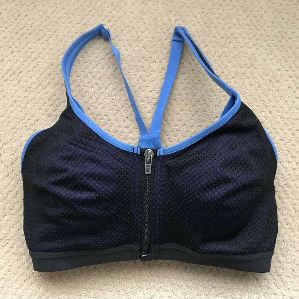 Victoria Secret Sports Bra - Size 32D - NWOT